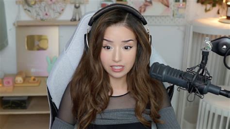 poki mane nip slip|Pokimane may be facing Twitch ban after accidental。